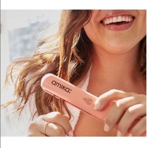 Amika Strand Perfect Ceramic Styler Flat Iron